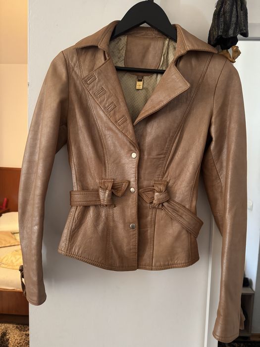 Geaca din piele naturala