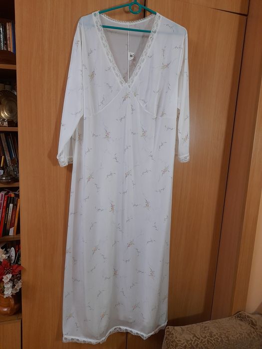 Нови ,сейлонови-немски нощници,пижами