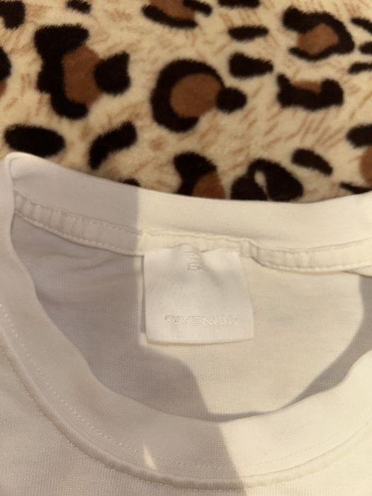 Tricou Givenchy Paris alb marimea L nou