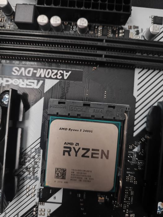 Комплект AsRock A320M + Ryzen 5 2400G