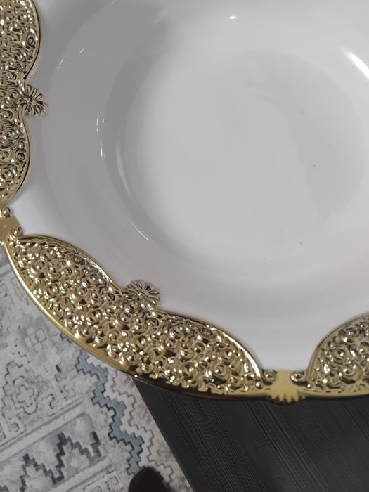 Посуды красивые.