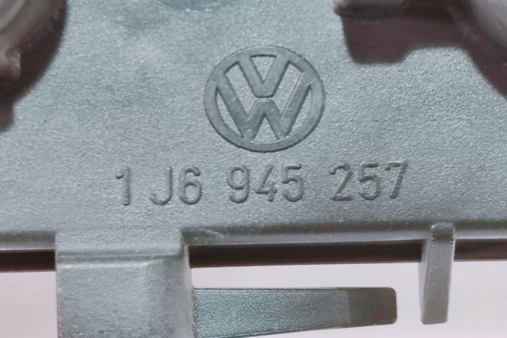 Soclu Stop Dreapta 1J6945257 Volkswagen VW Golf a 4-a generatie