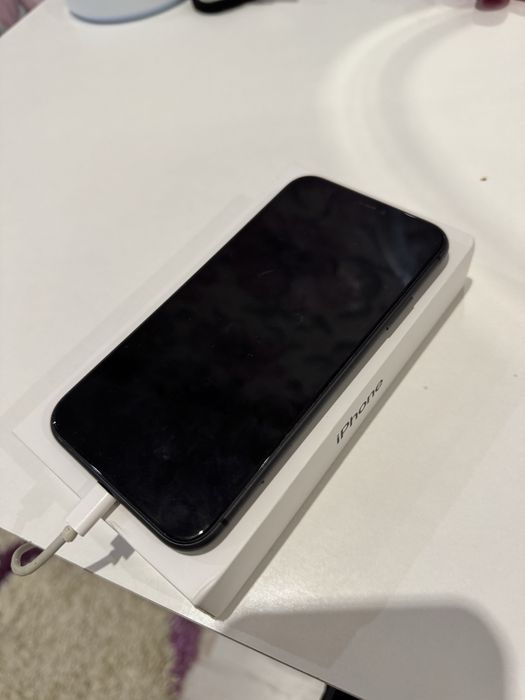 Iphone 11 в хорошем состоянии