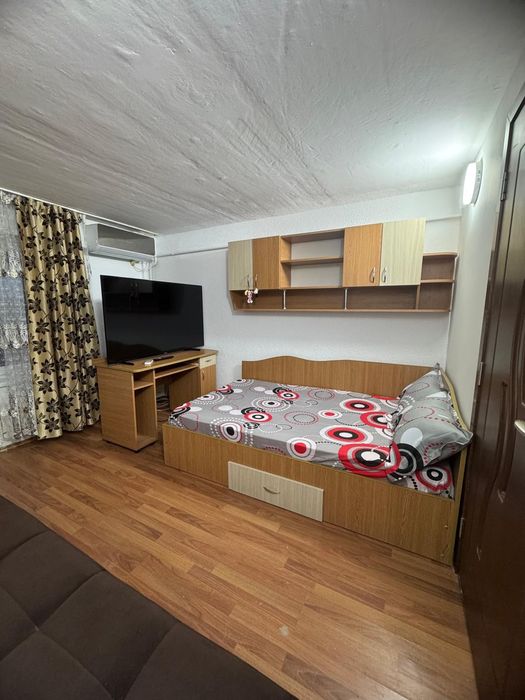 Inchiriez garsoniera