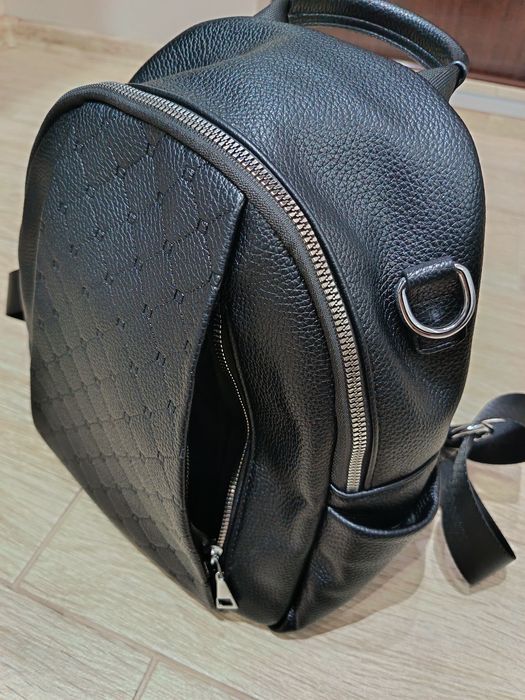 Дамска раница нова