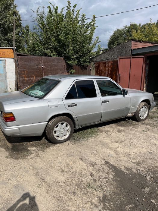 Продам мерседес 124