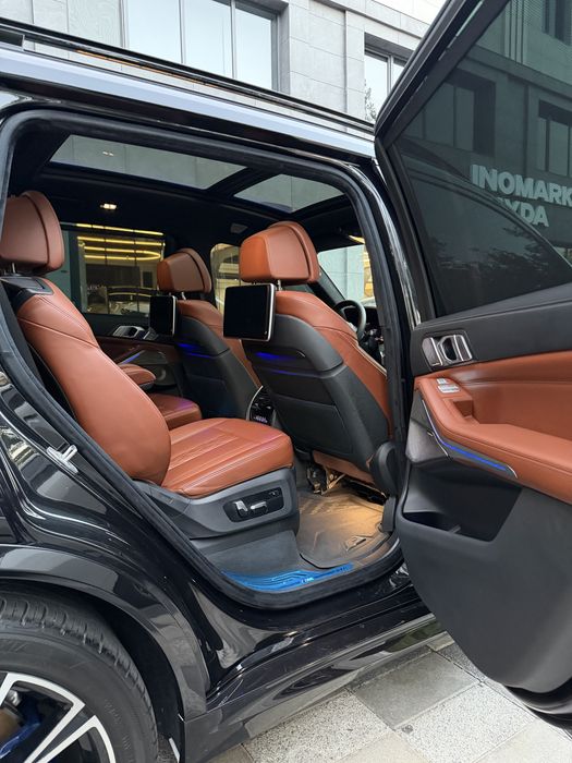 Bmw x7 m50i Full Pozitsya
