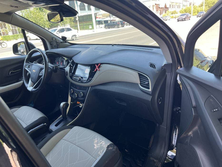 Tracker PREMIER 2020 TOZA