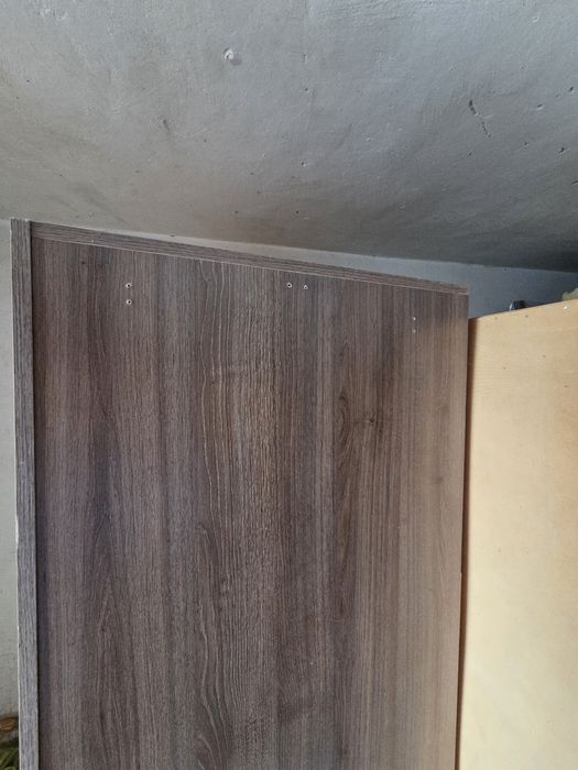 Двукрилен гардероб с плъзгащи се врати