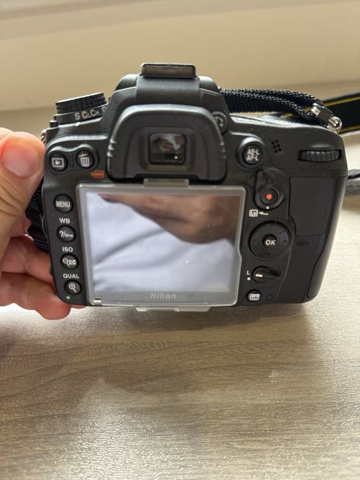 Цифровой фотоаппарат Nikon D7000 с линзой 1.8-50мм