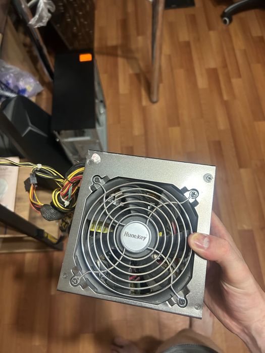 Продам блок питания для Пк