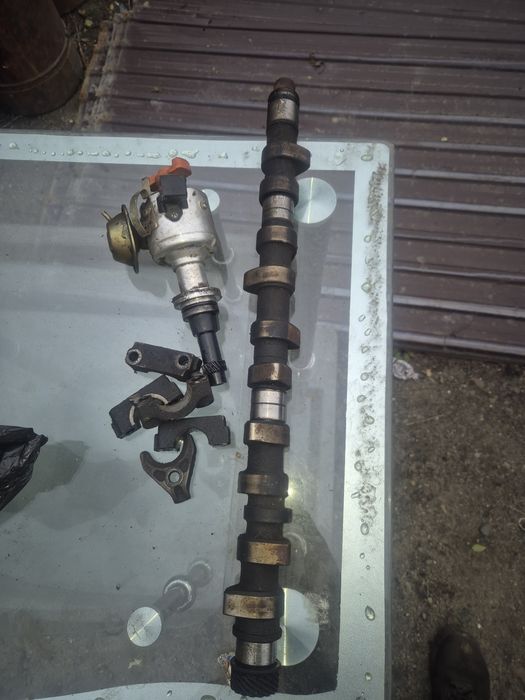 Запчасти на гбц Ауди 2.3 5 цилиндровый