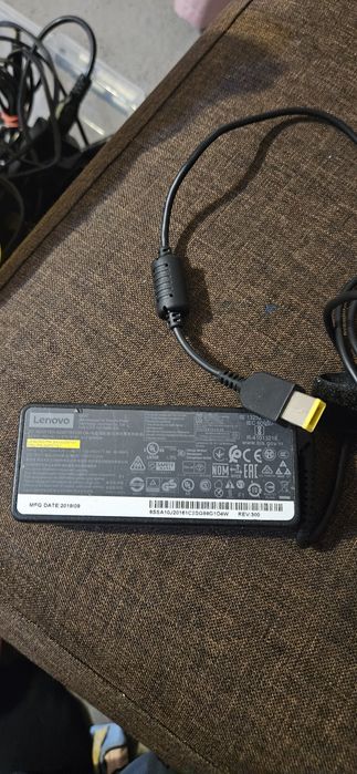 Incarcator lenovo 65w mufa patratoasa