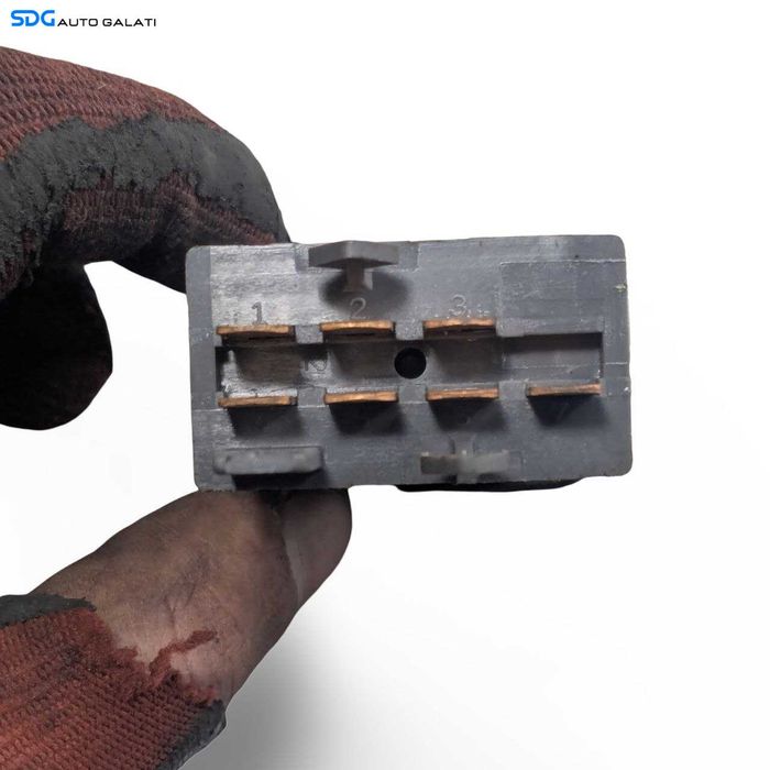 Buton Releu Avarii Volkswagen Bora 1998 - 2005 Cod 1J0953235J [LR2805]