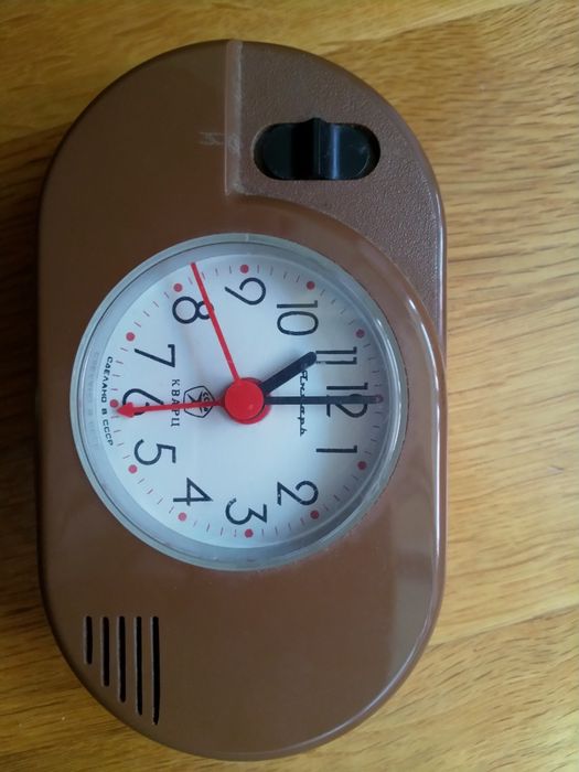 Часовник Q&Q,  часовник Янтар