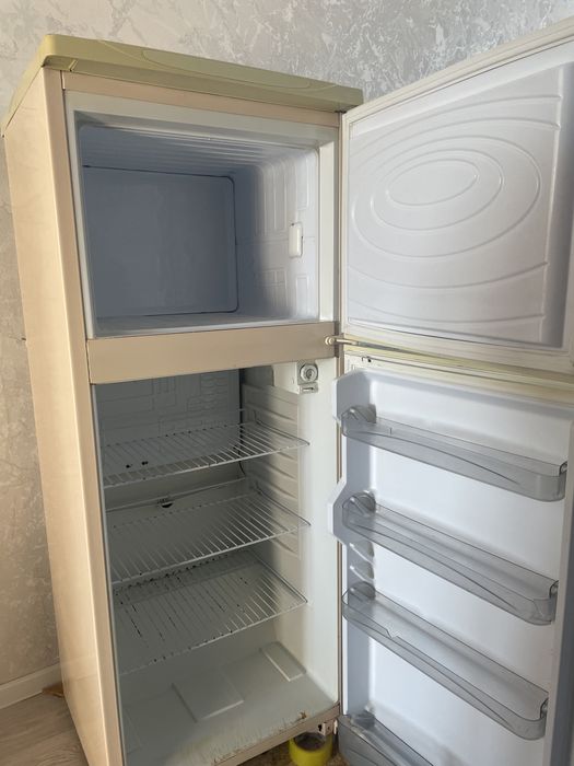 Продам холодильник