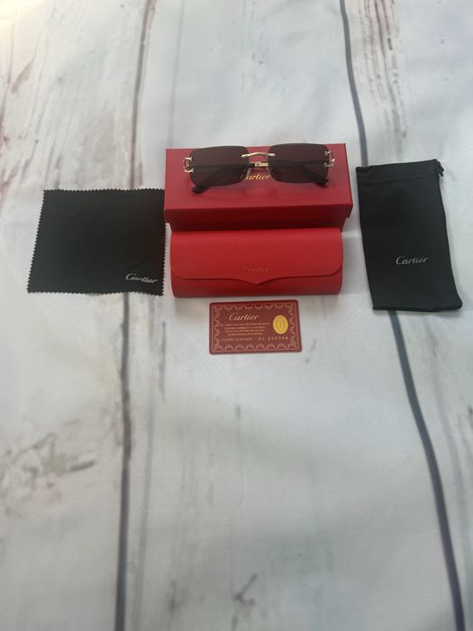 Ochelari de soare Cartier, noi, nepurtati