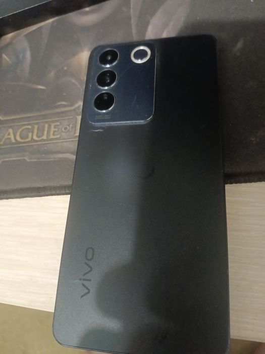 Продаю телефон vivo