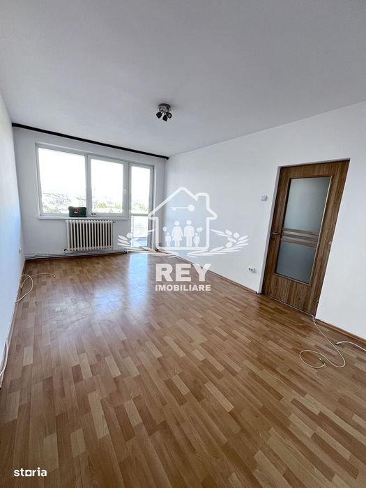 Apartament 2 camere,bloc cu lift, Str. Oștirii/Mihai Viteazul/N.Iorga — fotografia 1