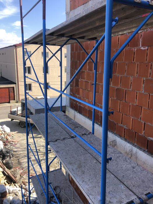 Schela metalica de inchiriat