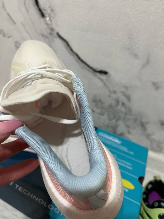 Женские кроссовки Li-Ning