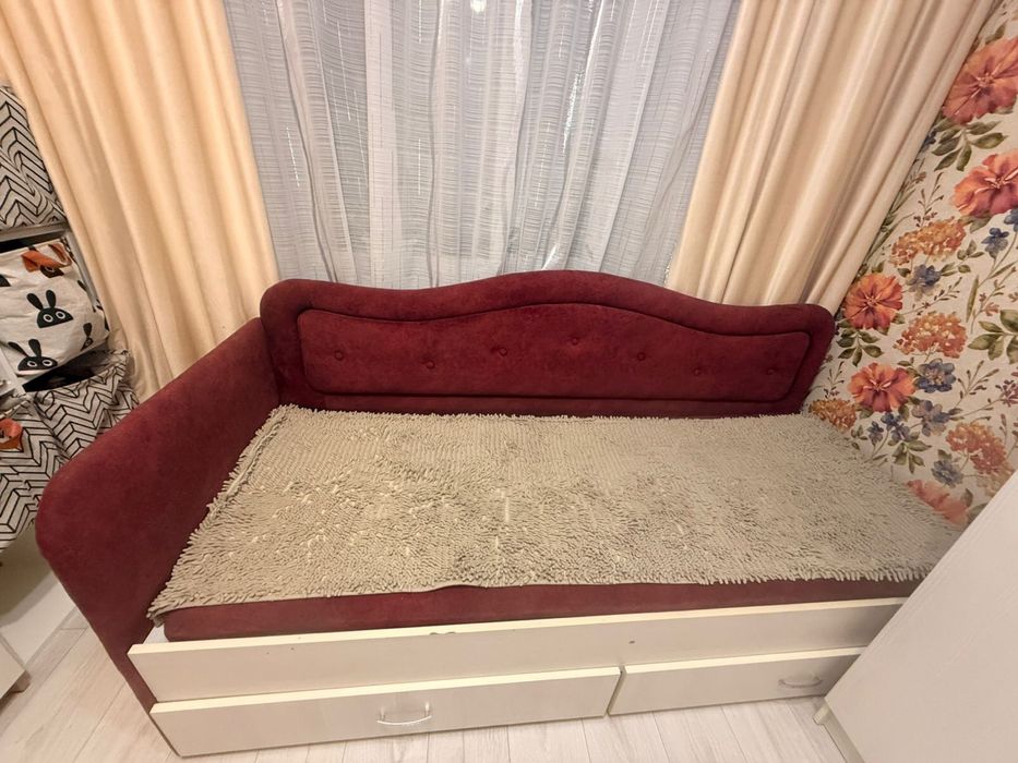 Кровать с задвижками