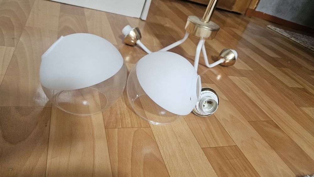 Люстра трехрожковая