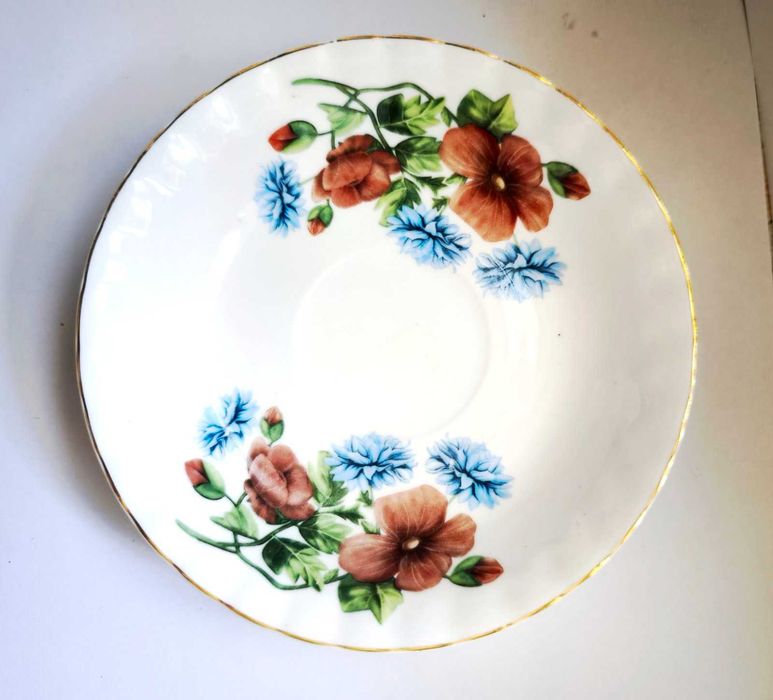 чинийки, Royal Albert