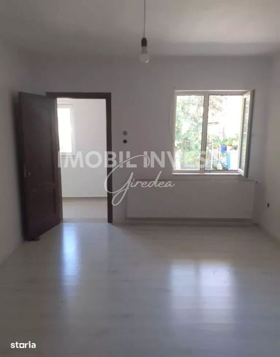 Casa de inchiriat, zona Centru, 2 corpuri, 400 mp teren
