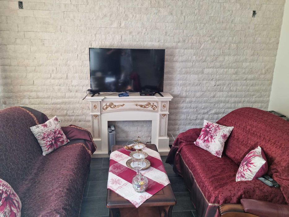 Голяма луксозна къща в село Горно Пещене