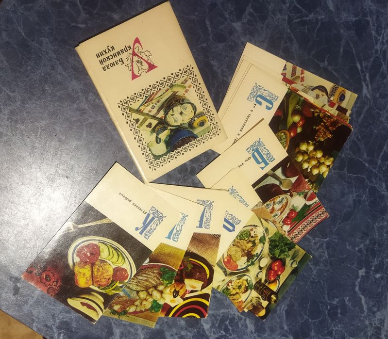 Три набора открыток