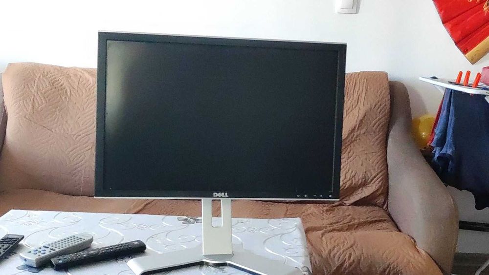 Монитор 22 Dell работещ