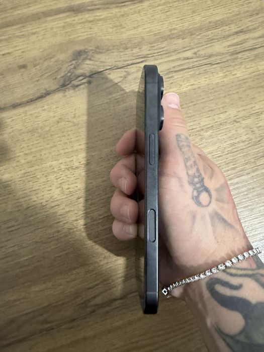 iphone 16 pro  neagu