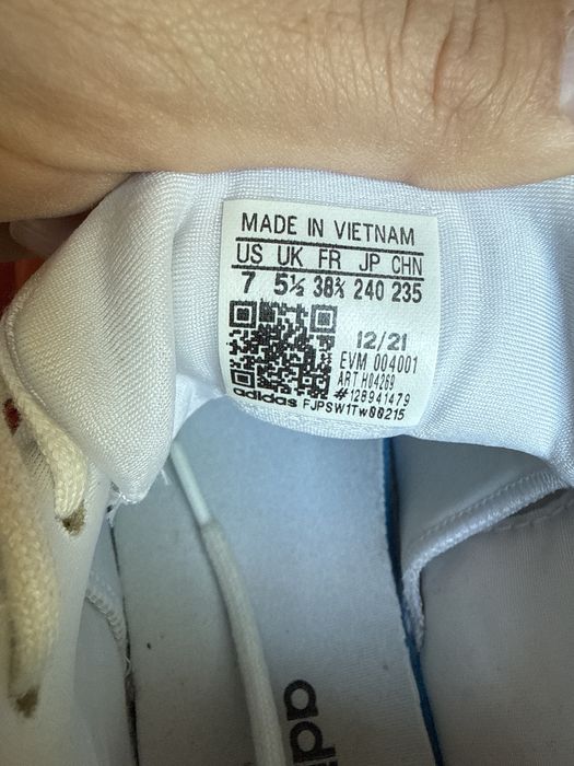 Маратонки Adidas Ozelia 38 2/3