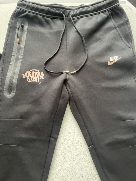 Найк Тек флийс / Nike tech fleece x syna world топ цена топ качество на найк тек флийс x synaworld / Nike tech fleece x synaworld Побързай!