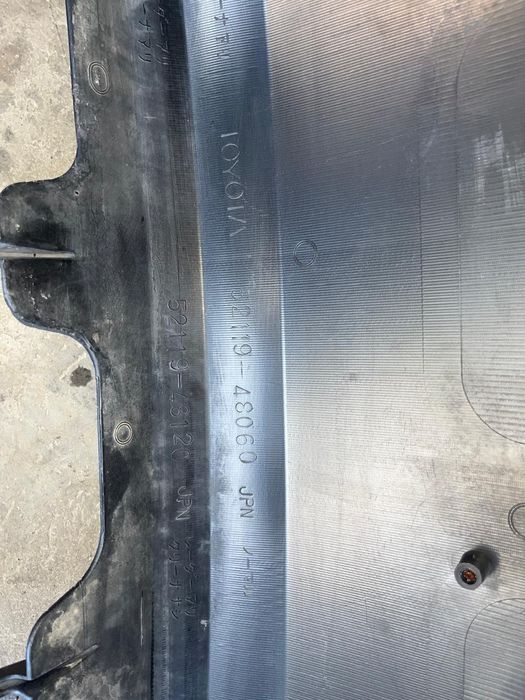 Продаётся бампер передний лексус rx 330