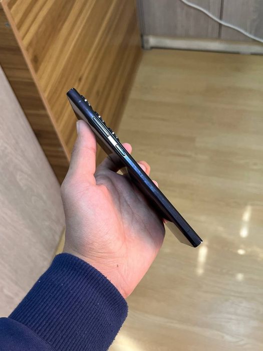 Samsung galaxy s23 ultra 5G 12/256gb holati yaxshi