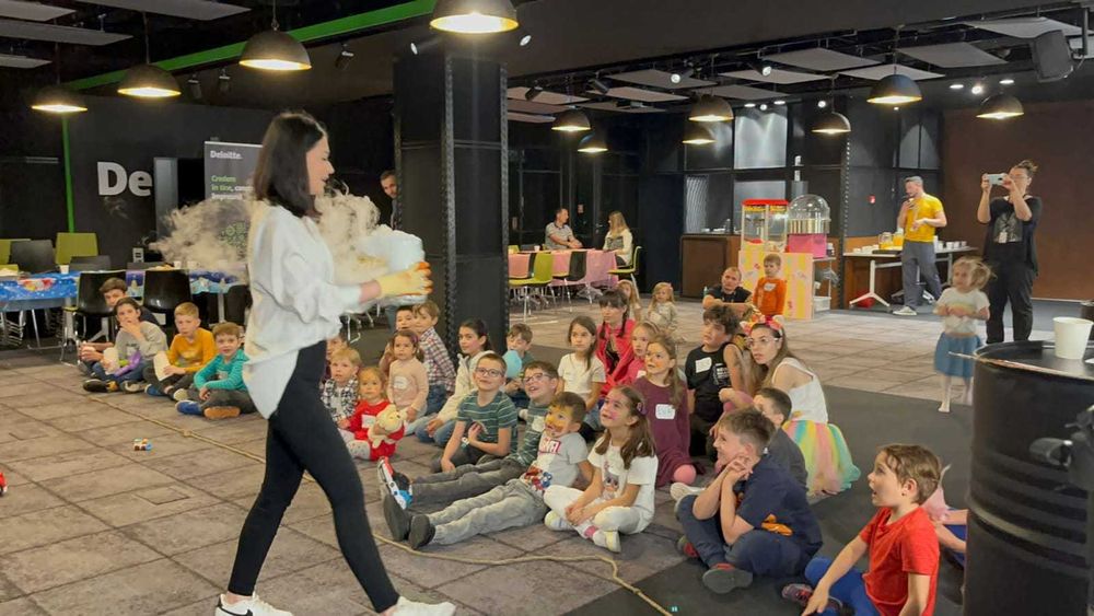 Animatori Petreceri Copii Bucuresti Ilfov Sector 4 Vata si Popcorn