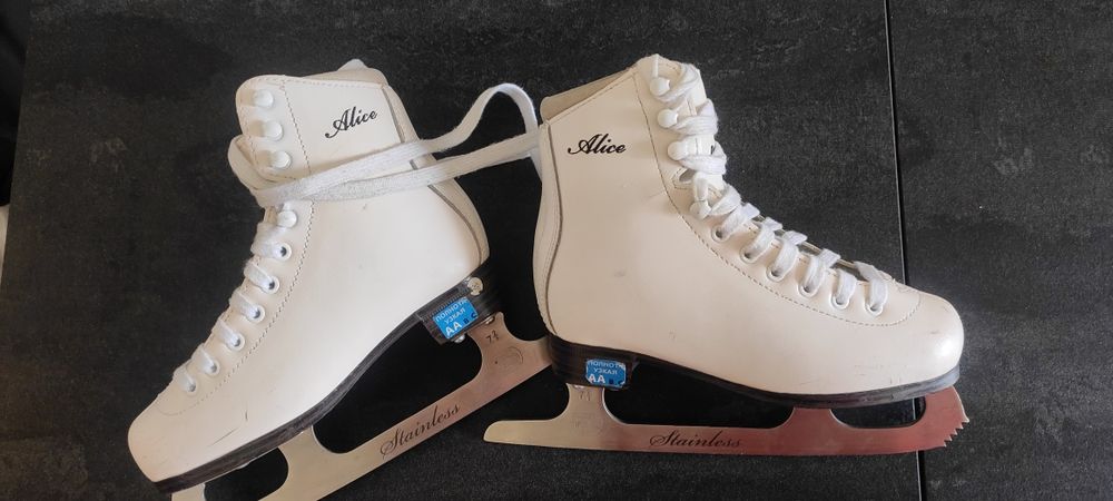 Фигурные коньки б/у