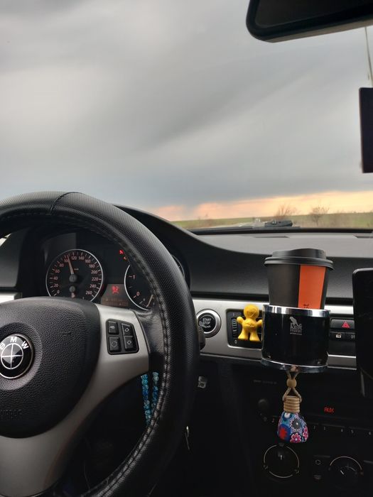 Vând bmv e 90 pornește la sfert