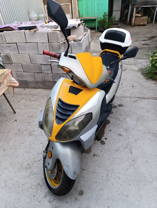 Скутер 150 см/куб adventuro