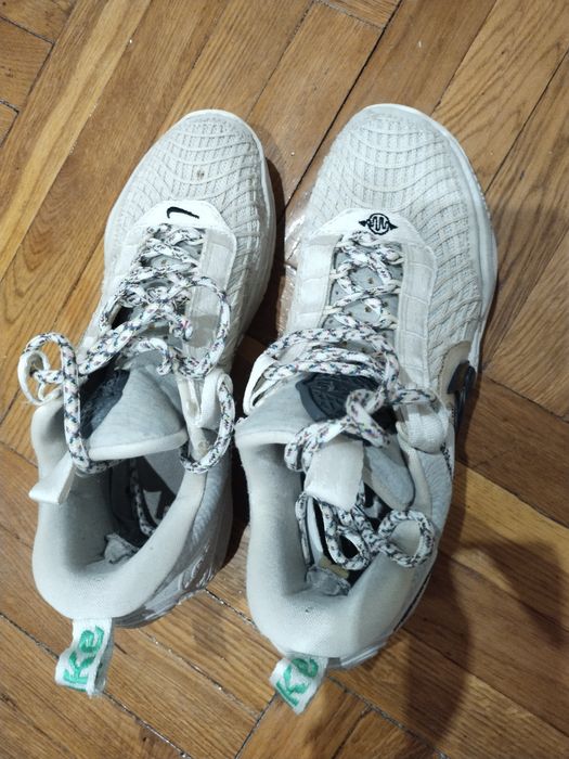 Продам кроссовки