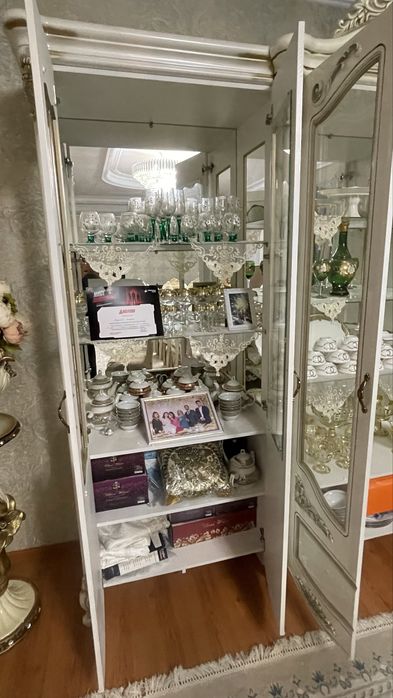 Продаю стенку в хорошем состоянии