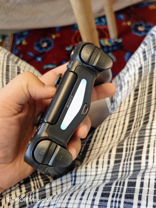 Продам Джойстик PS4 Dual Shock V2 (CUH-ZCT2E)