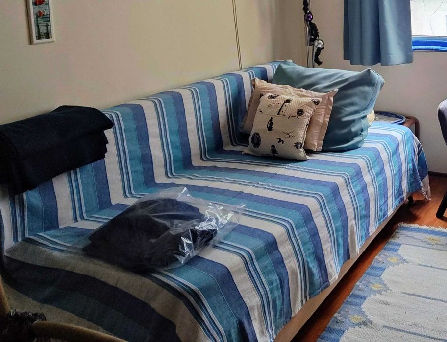 Разтегателен диван / легло с място за съхранение