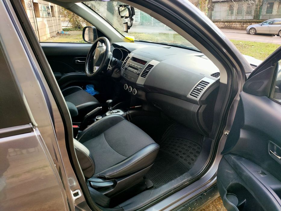 Citroen C-Crosser  Executive 2.4 LPG