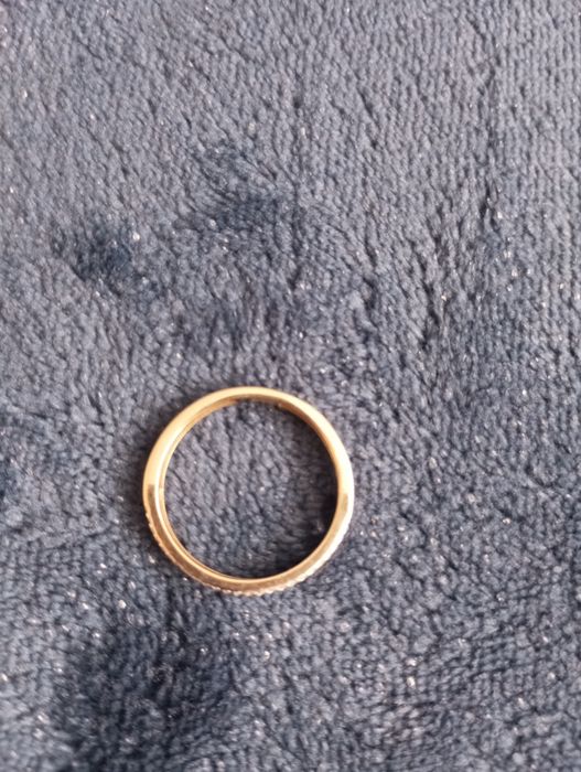 Продам золотое обручальное кольцо