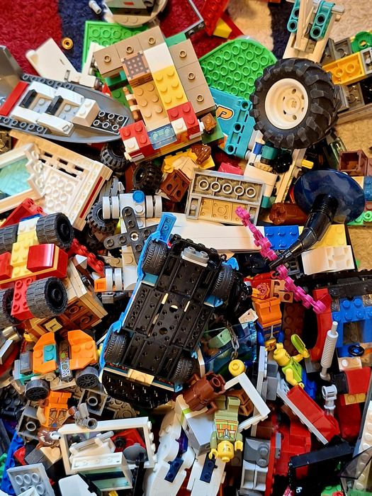 Vand piese Lego la kilogram