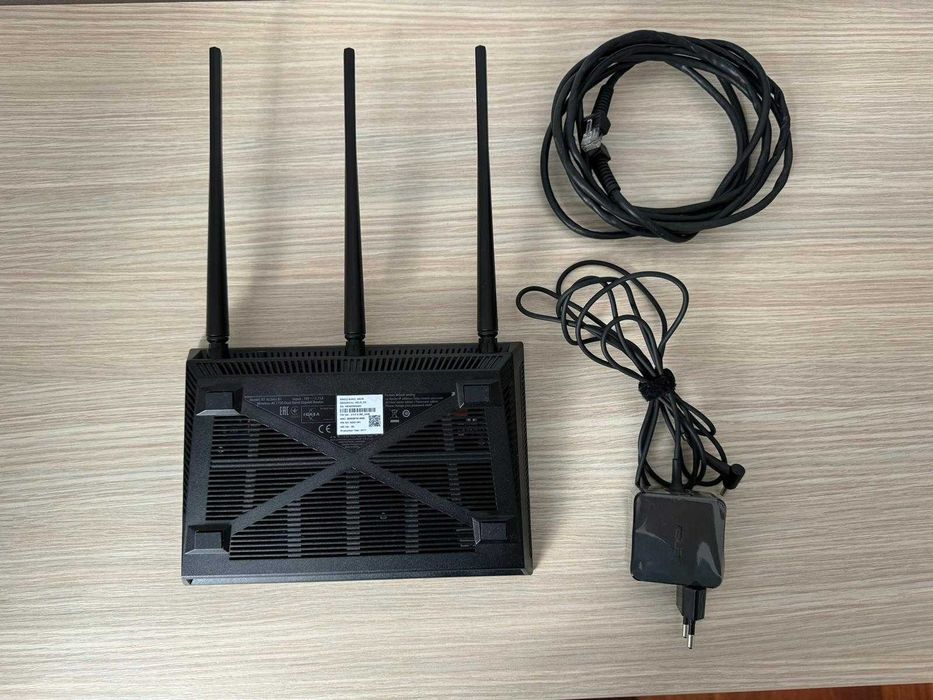 Router Gigabit Dual Band Wireless AC1750 ASUS RT-AC66U 3 antene