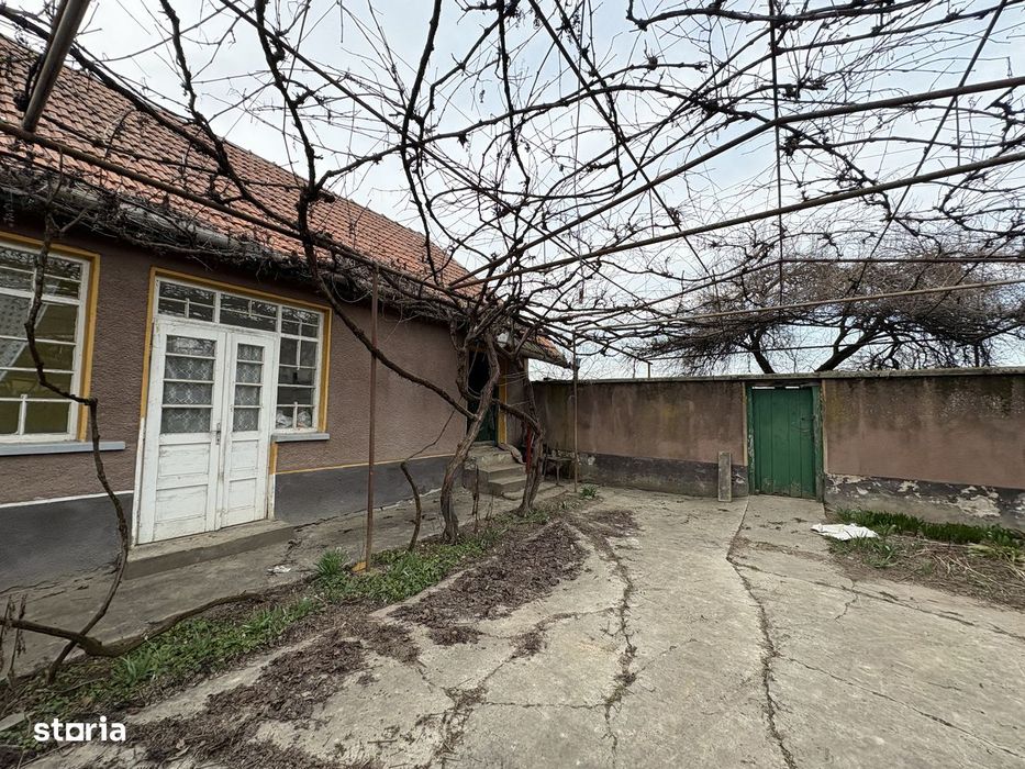 Casa de vanzare Santion ,teren 3800 mp